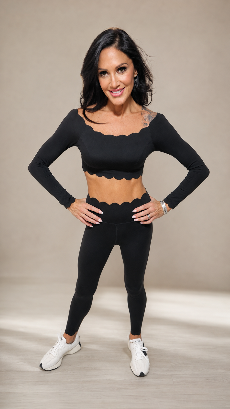 Noir Scallop Long Sleeve Set