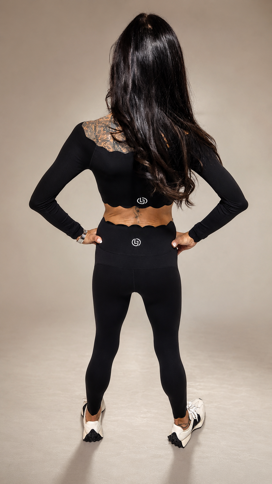 Noir Scallop Long Sleeve Set