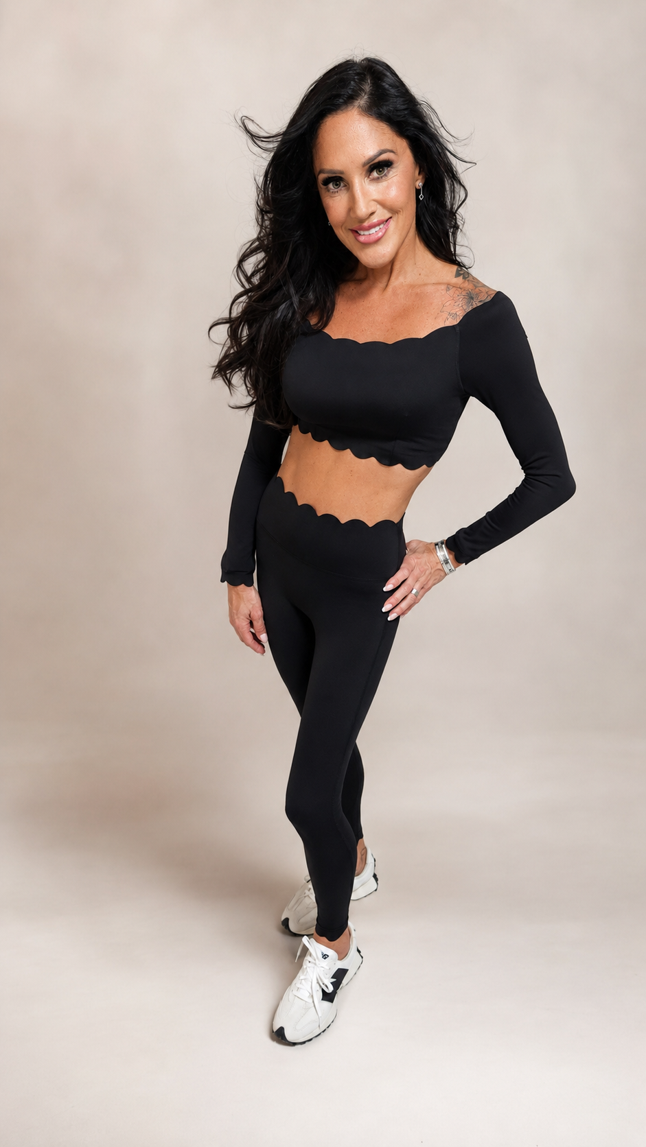 Noir Scallop Long Sleeve Set
