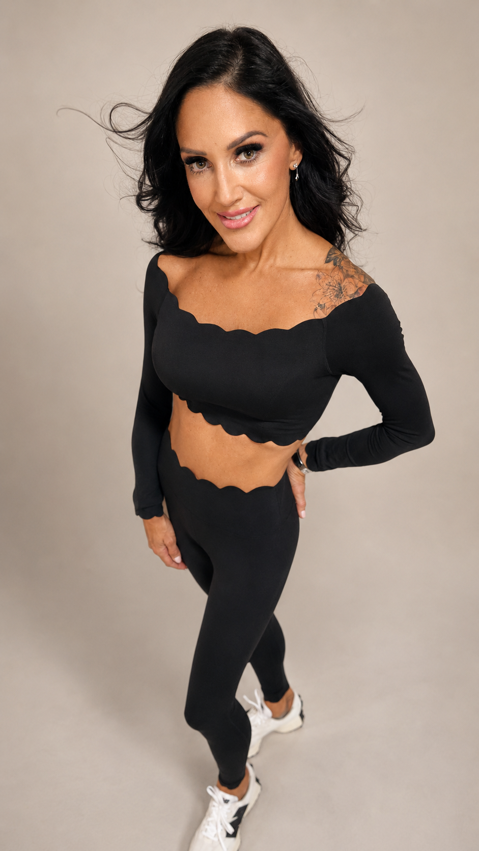 Noir Scallop Long Sleeve Set