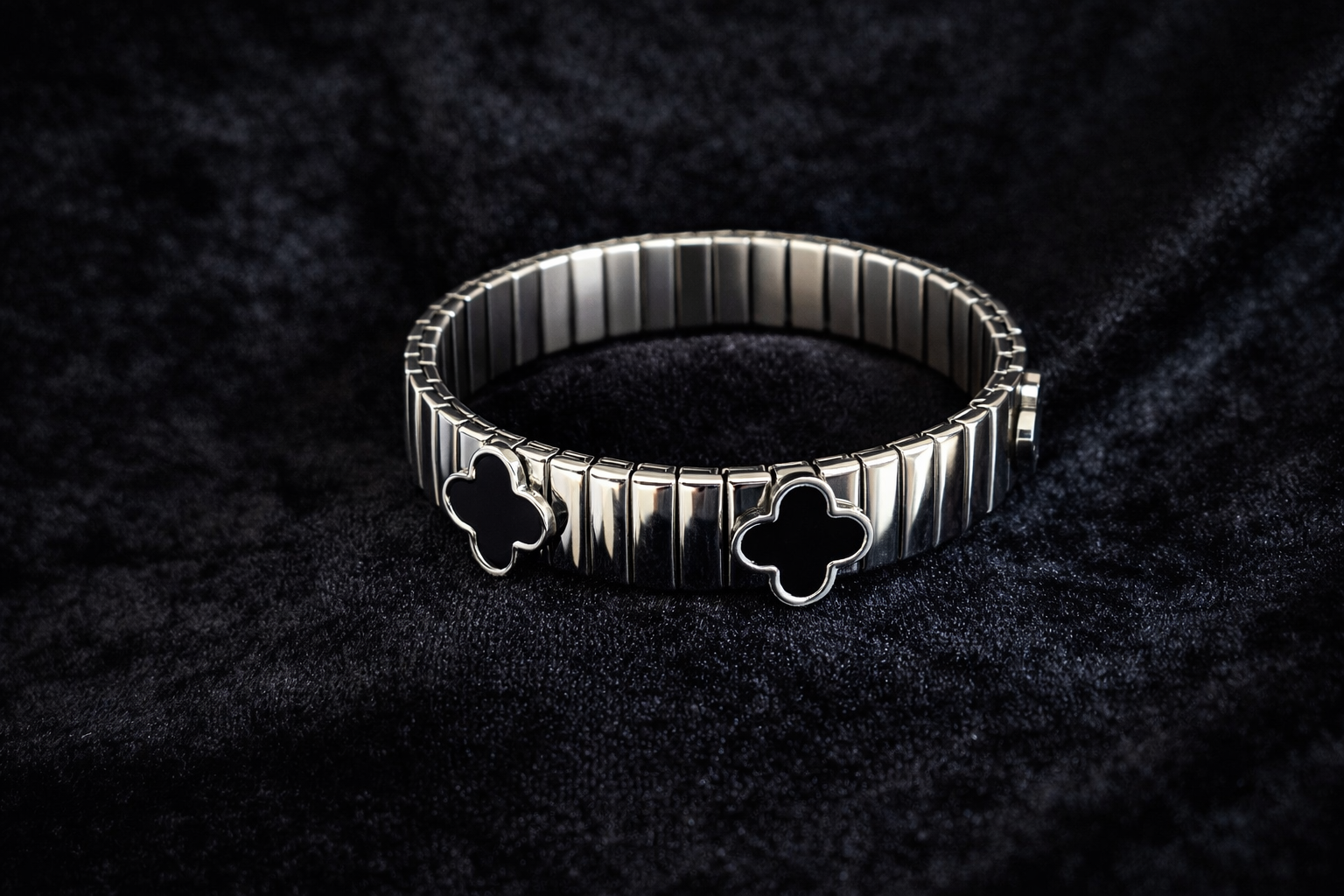 Silver Clover Stretch Bracelet