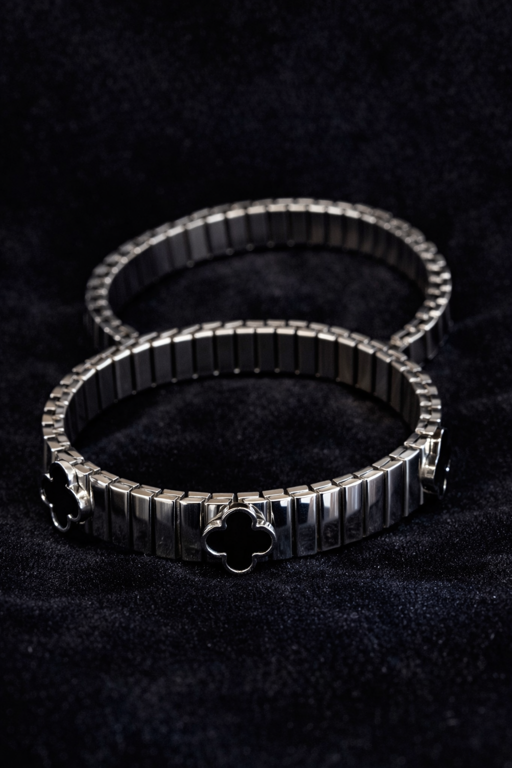 Silver Clover Stretch Bracelet