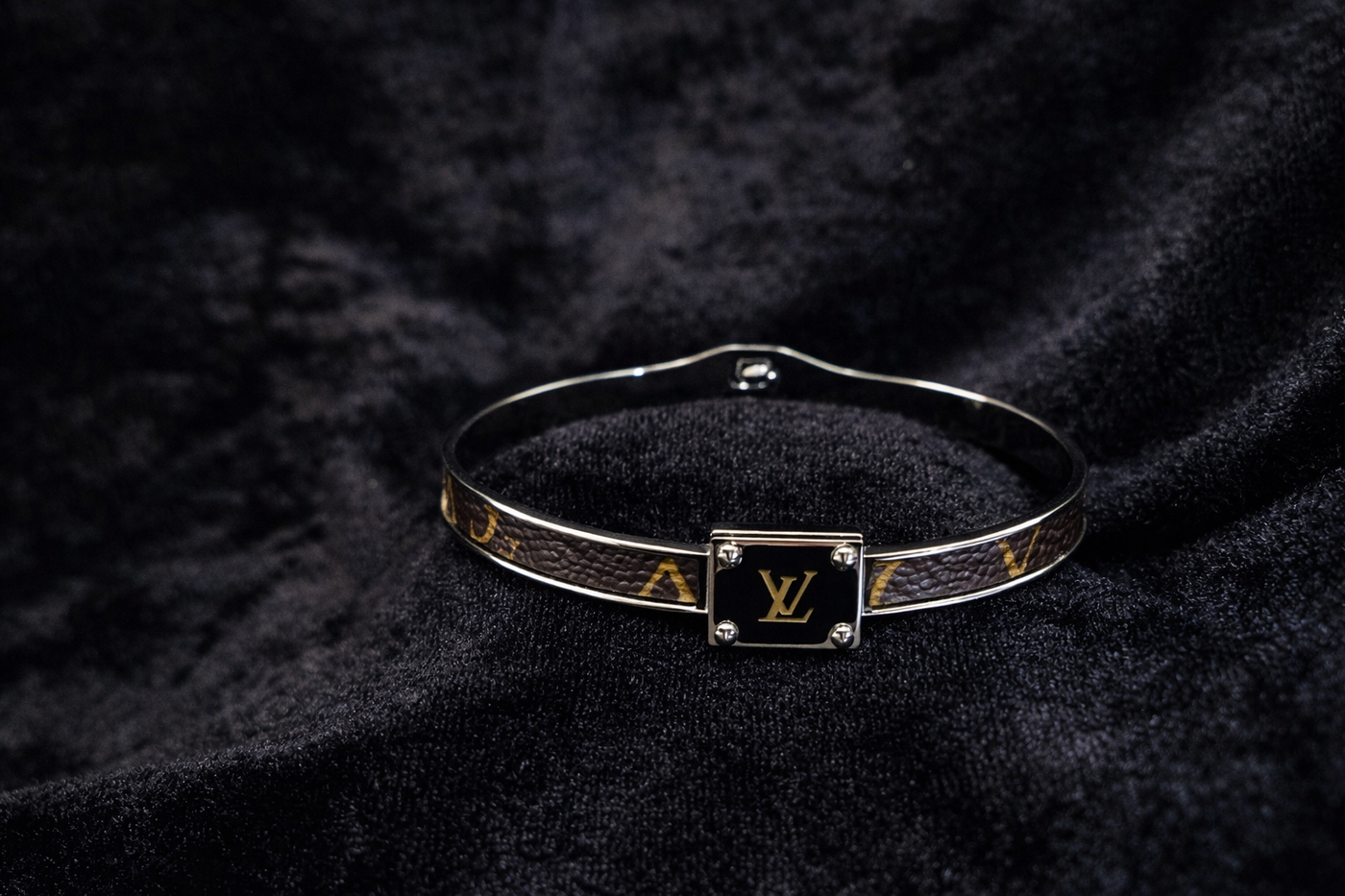 Signature Leather Bangle