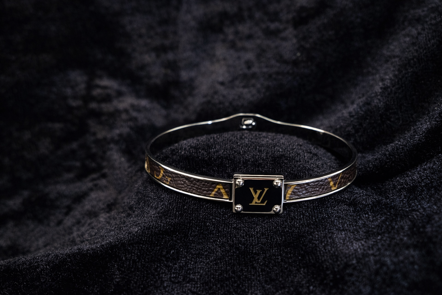 Signature Leather Bangle