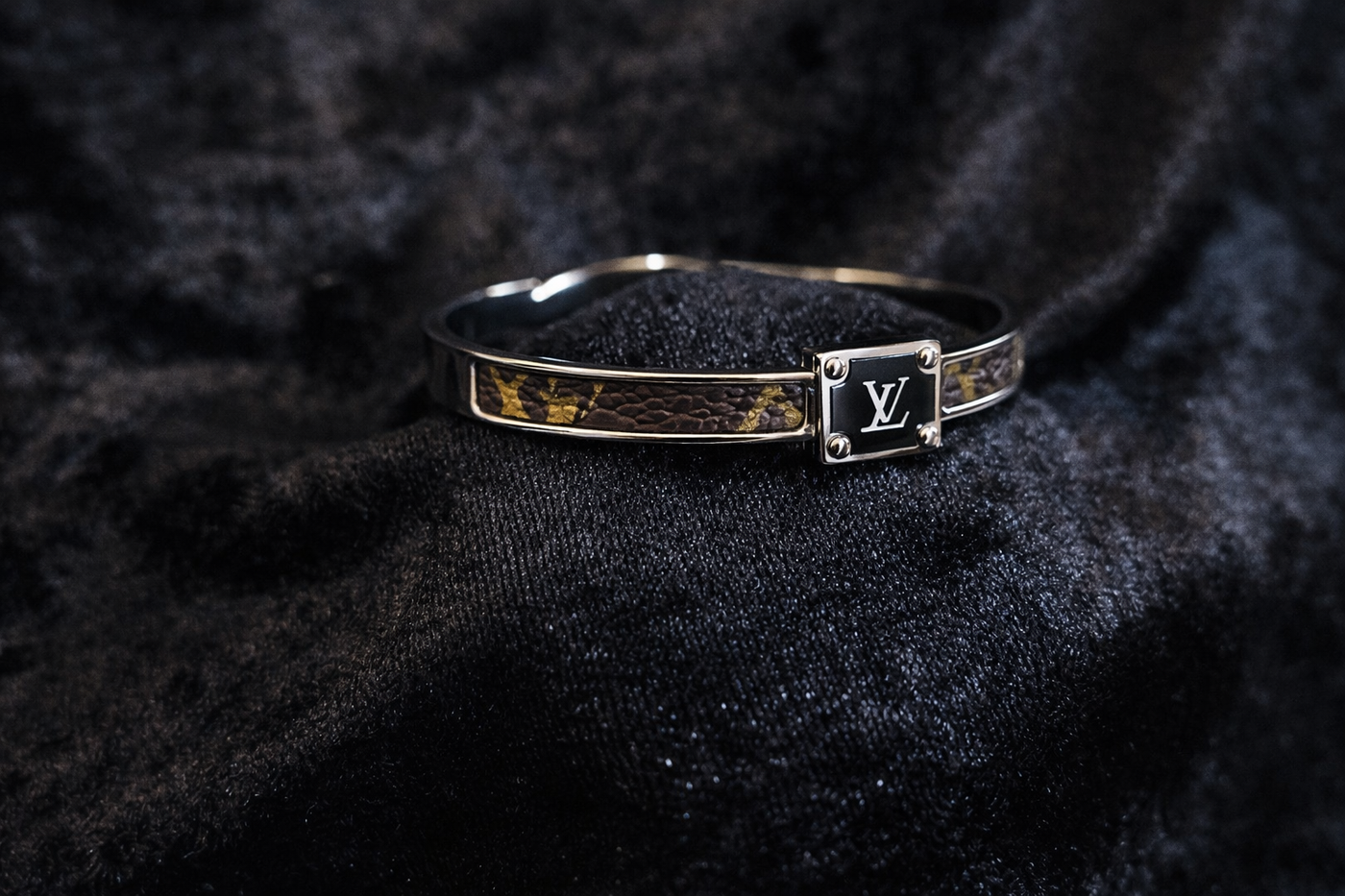 Signature Leather Bangle
