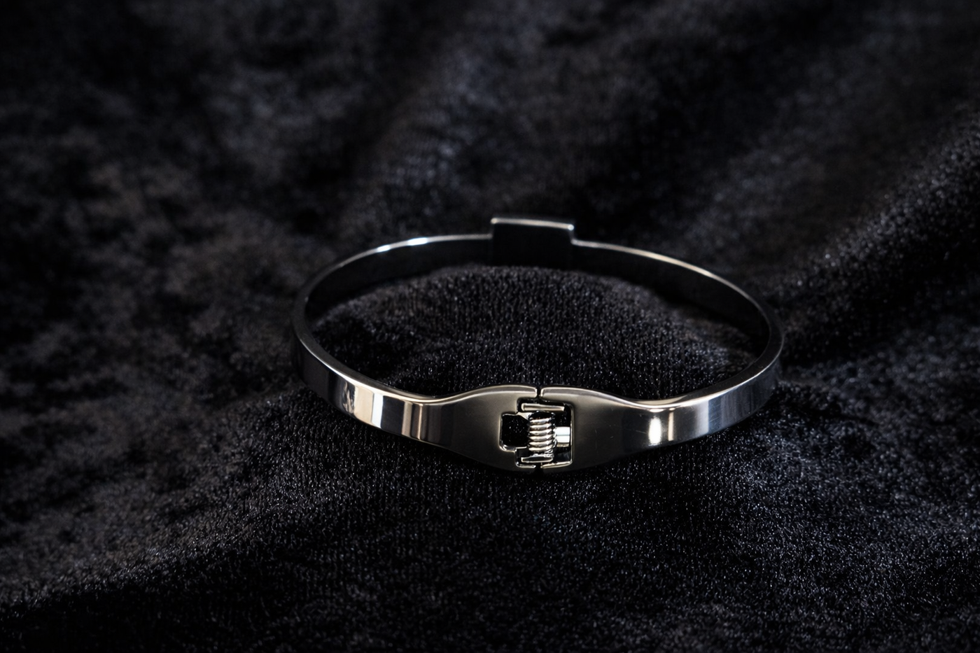 Signature Leather Bangle