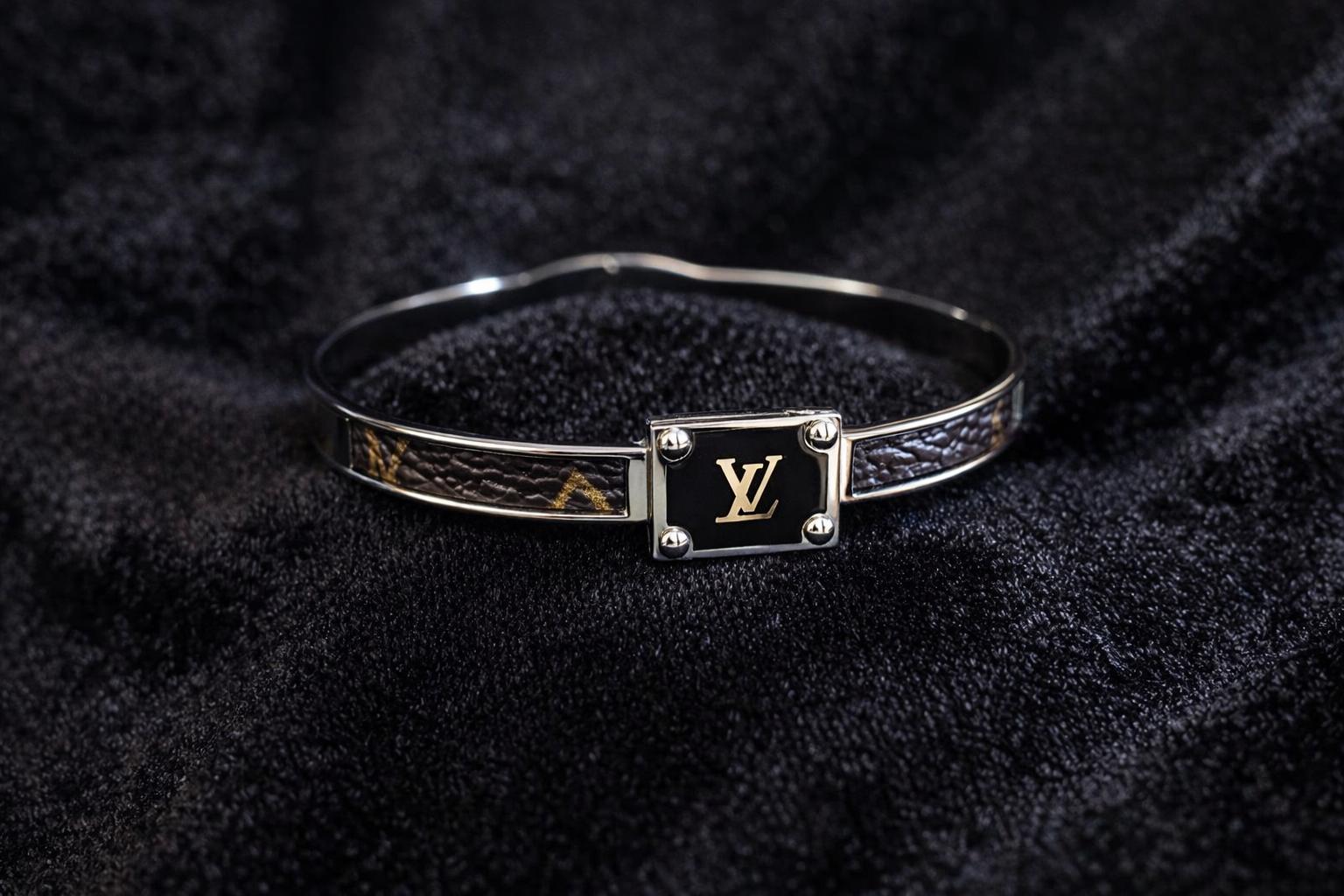 Signature Leather Bangle