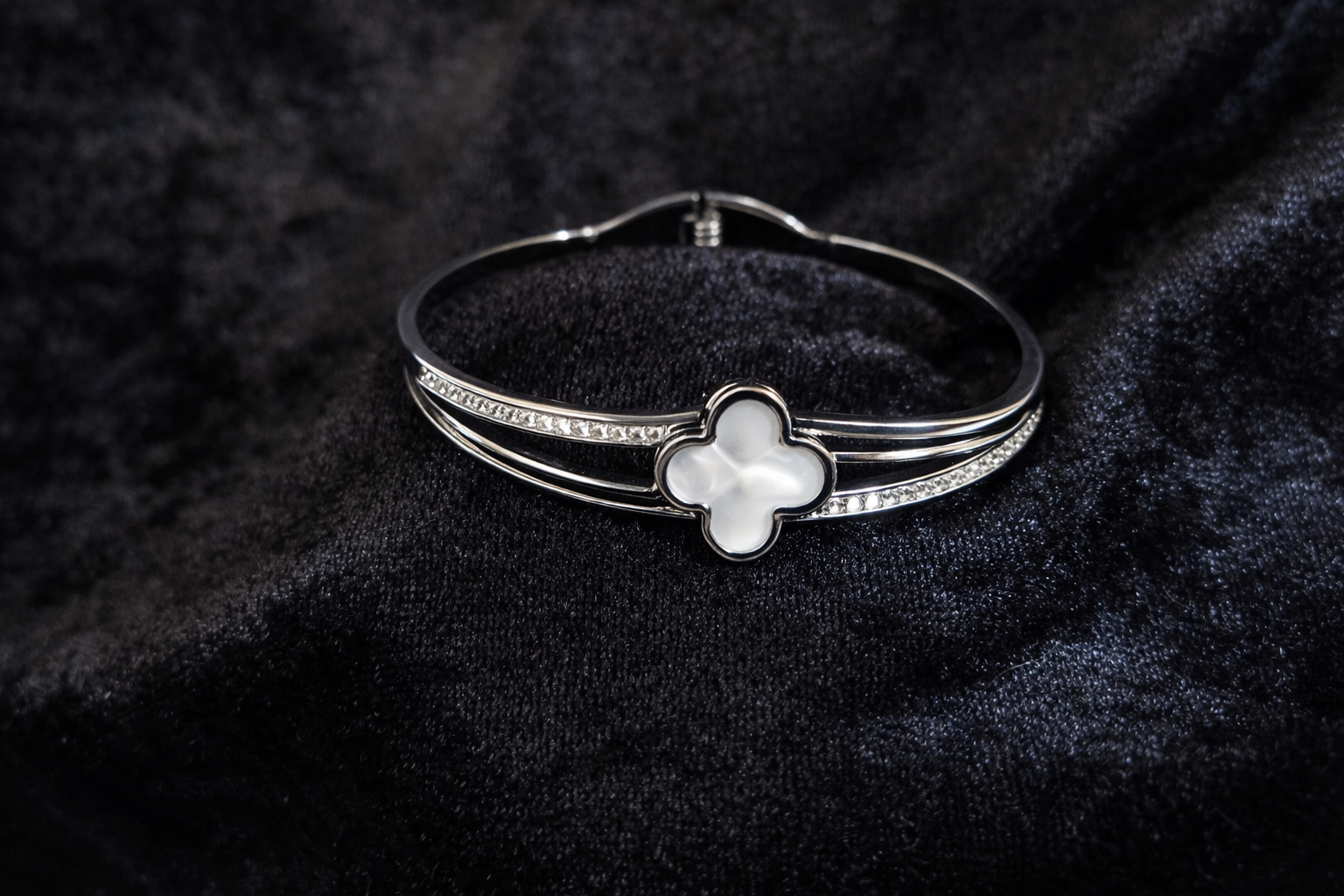 Silver Clover Mother-of-Pearl Bangle