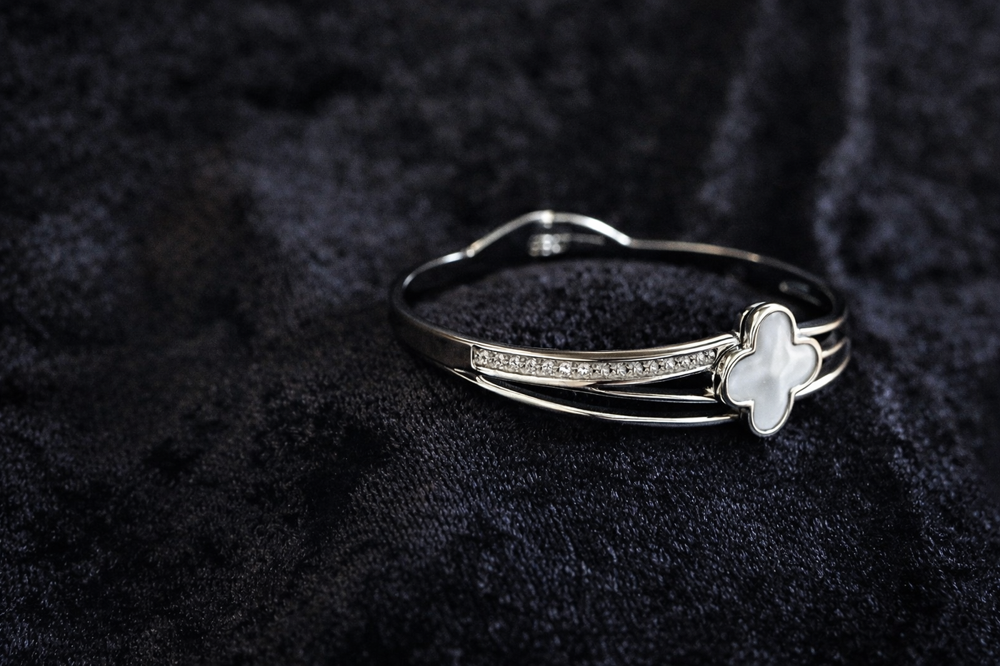 Silver Clover Mother-of-Pearl Bangle