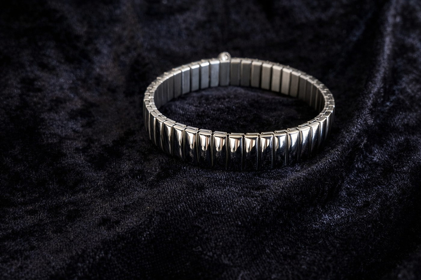 Silver Clover Mother-of-Pearl Bangle