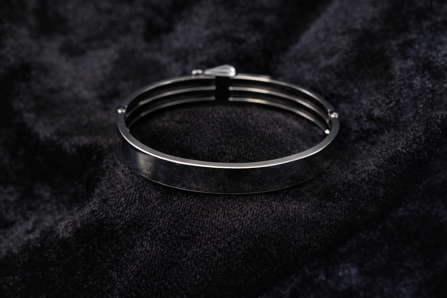 Silver Buckle Accent Bracelet
