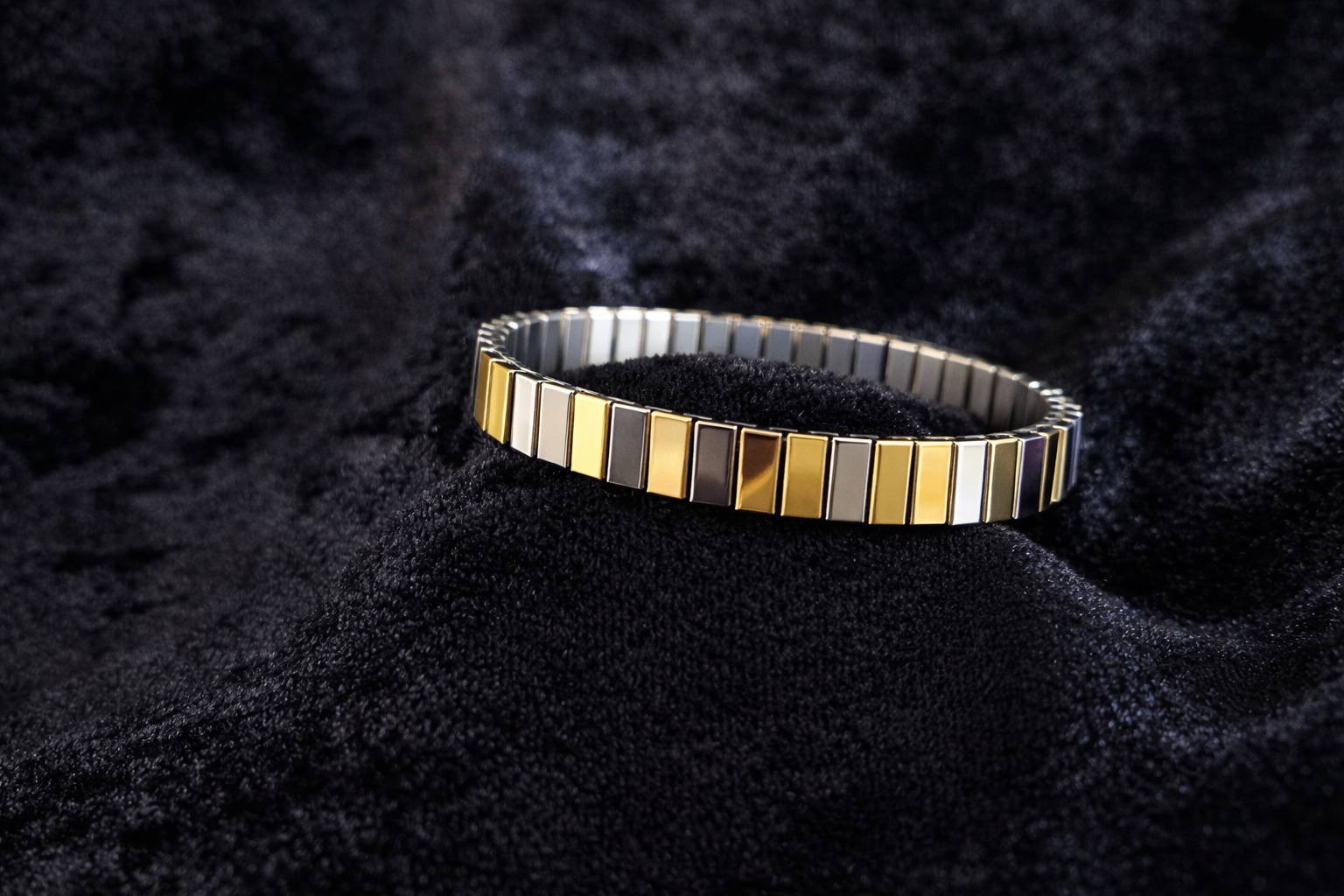 Two-Tone Stretch Bracelet