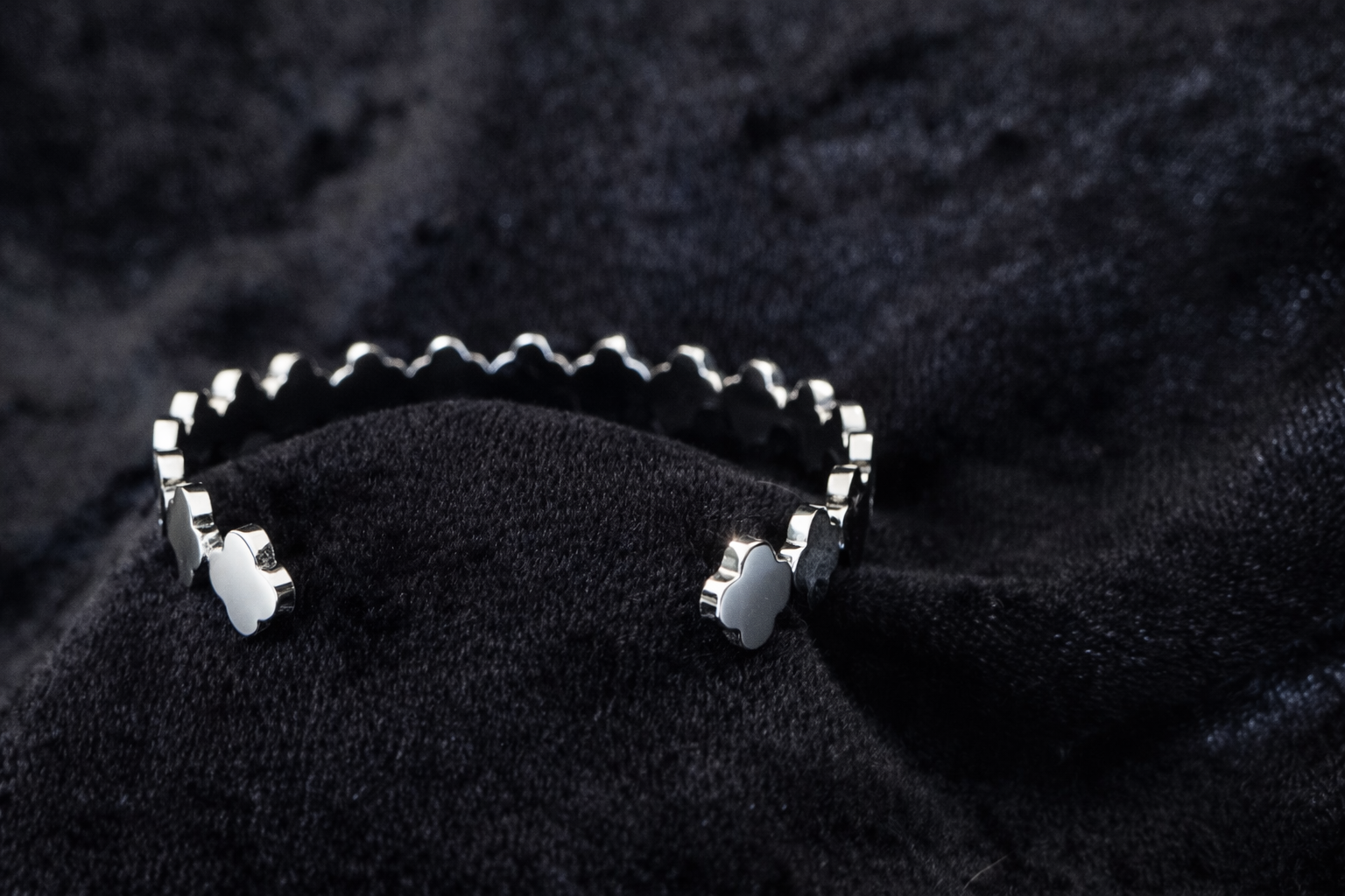 Black Clover Link Bracelet