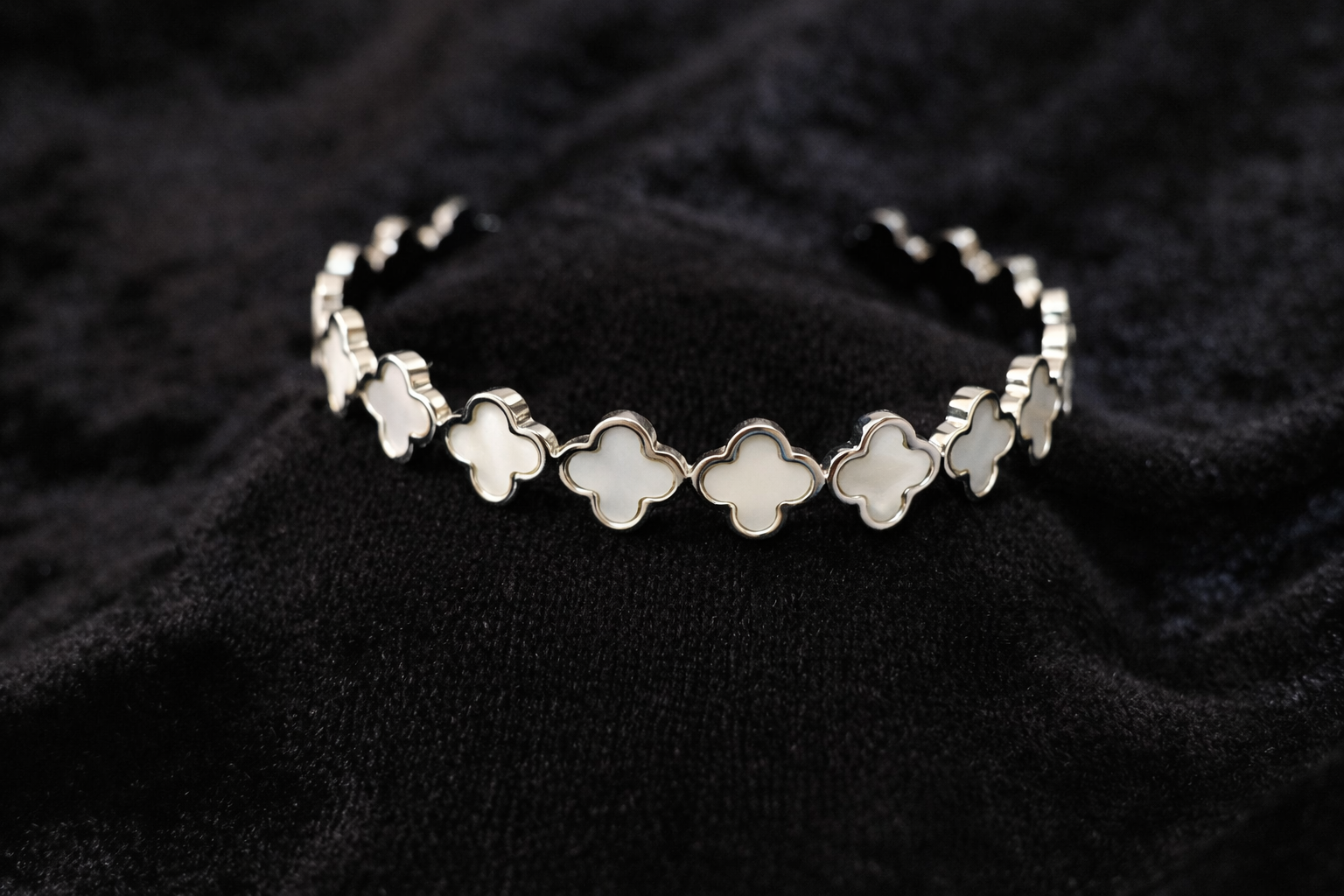 Silver Clover Link Bracelet with Mother of Pearl