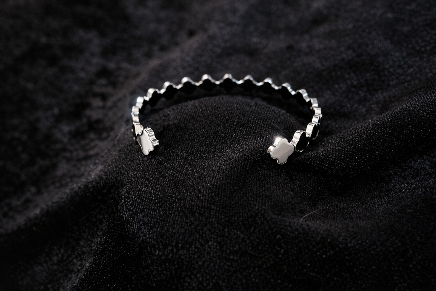Silver Clover Link Bracelet with Mother of Pearl
