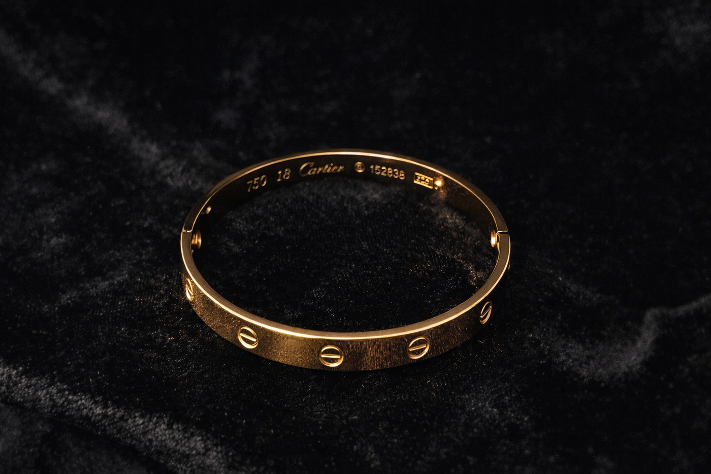 Classic Gold Screw-Detail Bangle
