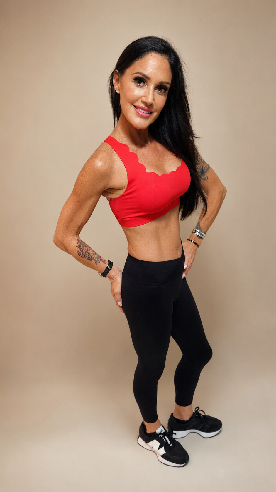 Scallop Sports Bra – Red