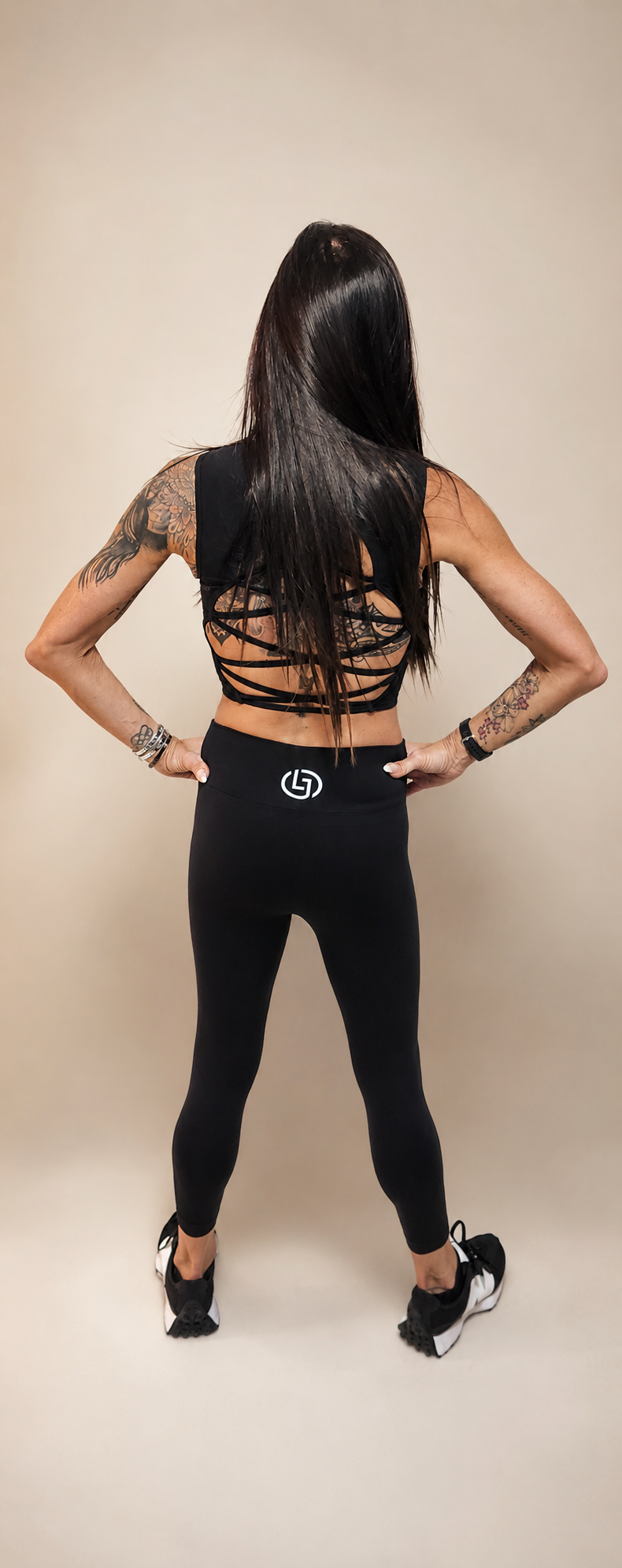 Open Back Sports Bra – Black
